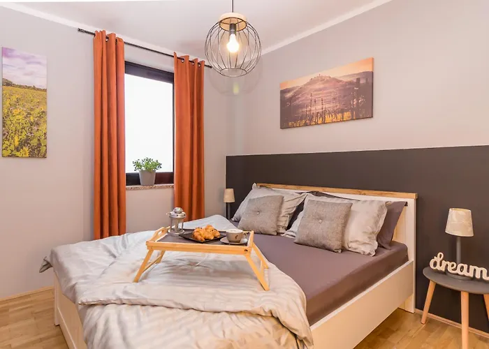 Διαμέρισμα Sarah *